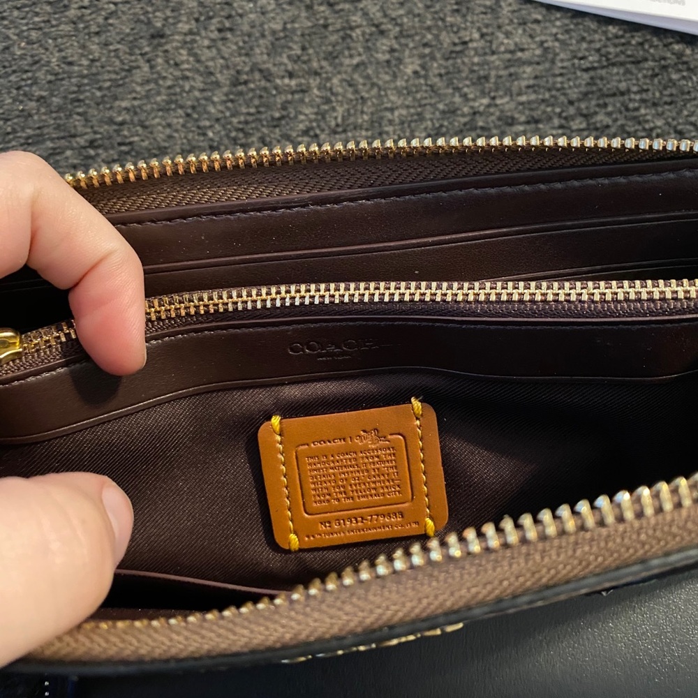 Coach Wallets - Picture 6 of 8